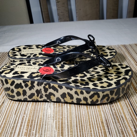 Kate Spade New York Women's Wedge Flip Flop Size 6 - Picture 2 of 4